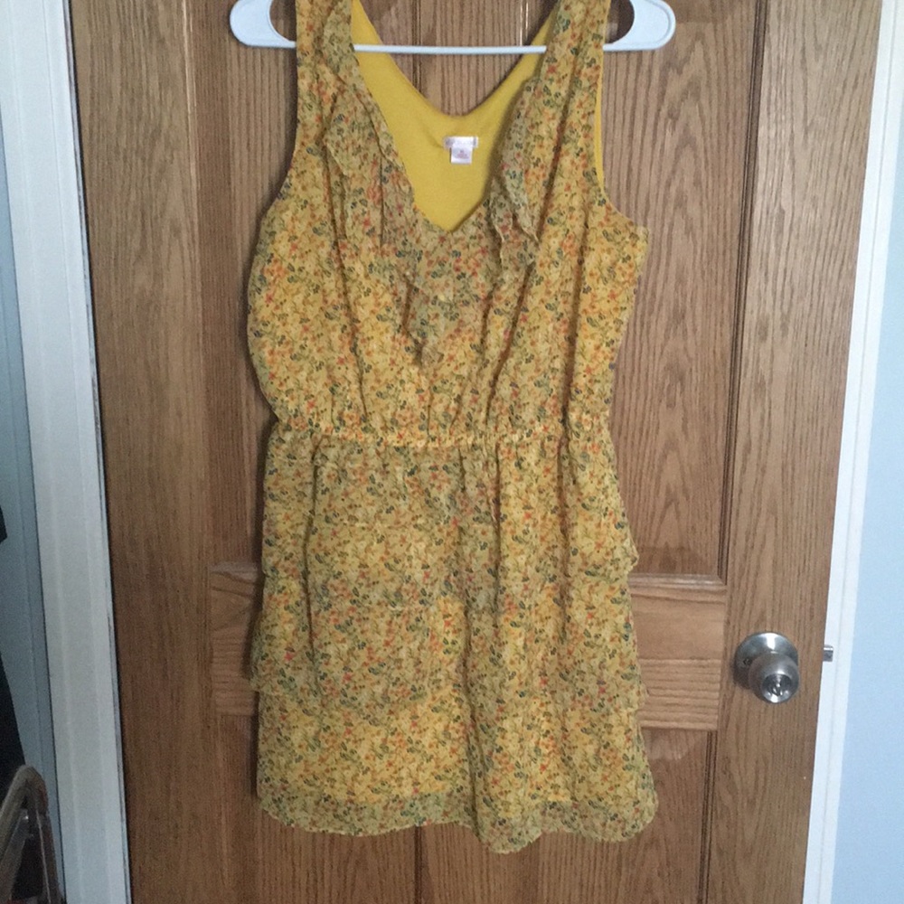 Cute xhilaration  yellow ruffle v neck dress